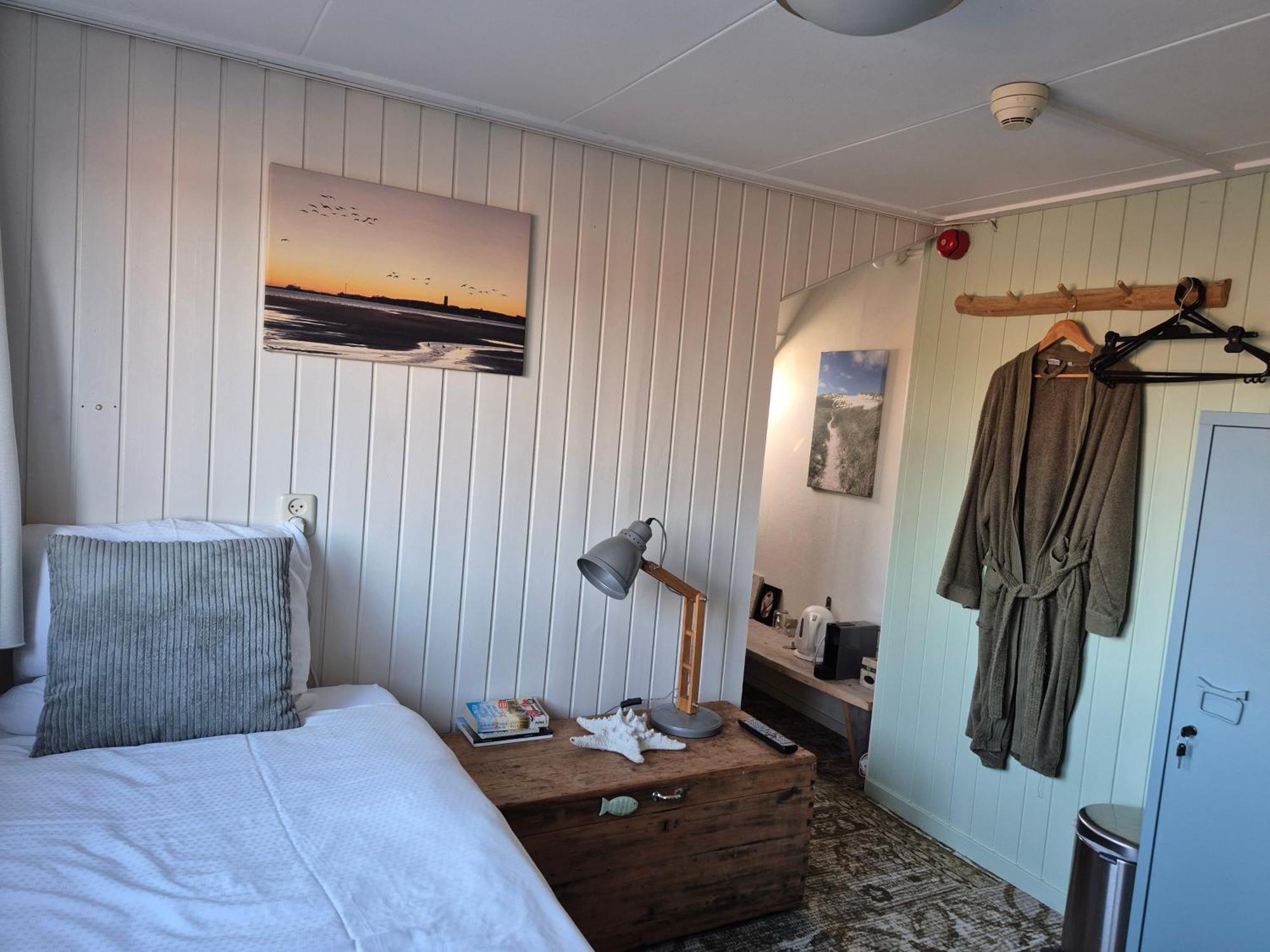 B&B De Wadvaarder Midsland Ngoại thất bức ảnh